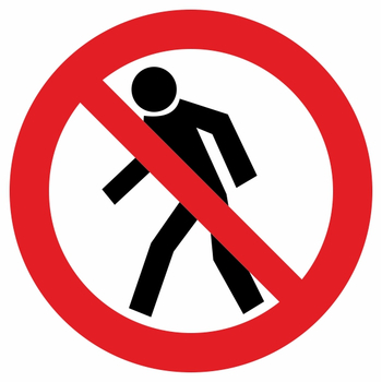 P03 проход запрещен (пленка, 700х700 мм) - Знаки безопасности - Знаки и таблички для строительных площадок - ohrana.inoy.org